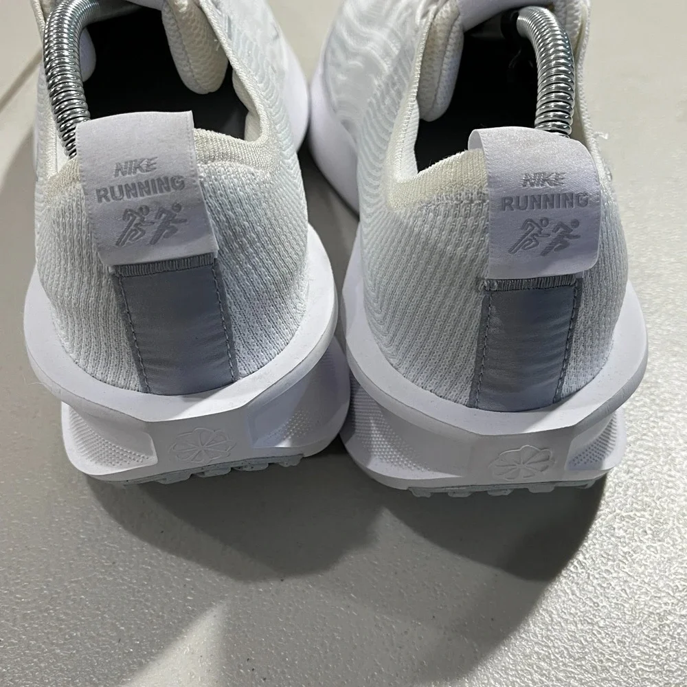 Nike Interact Run Running Shoes Men 8.5 Flyknit Mesh White Wolf Grey FD2291-104